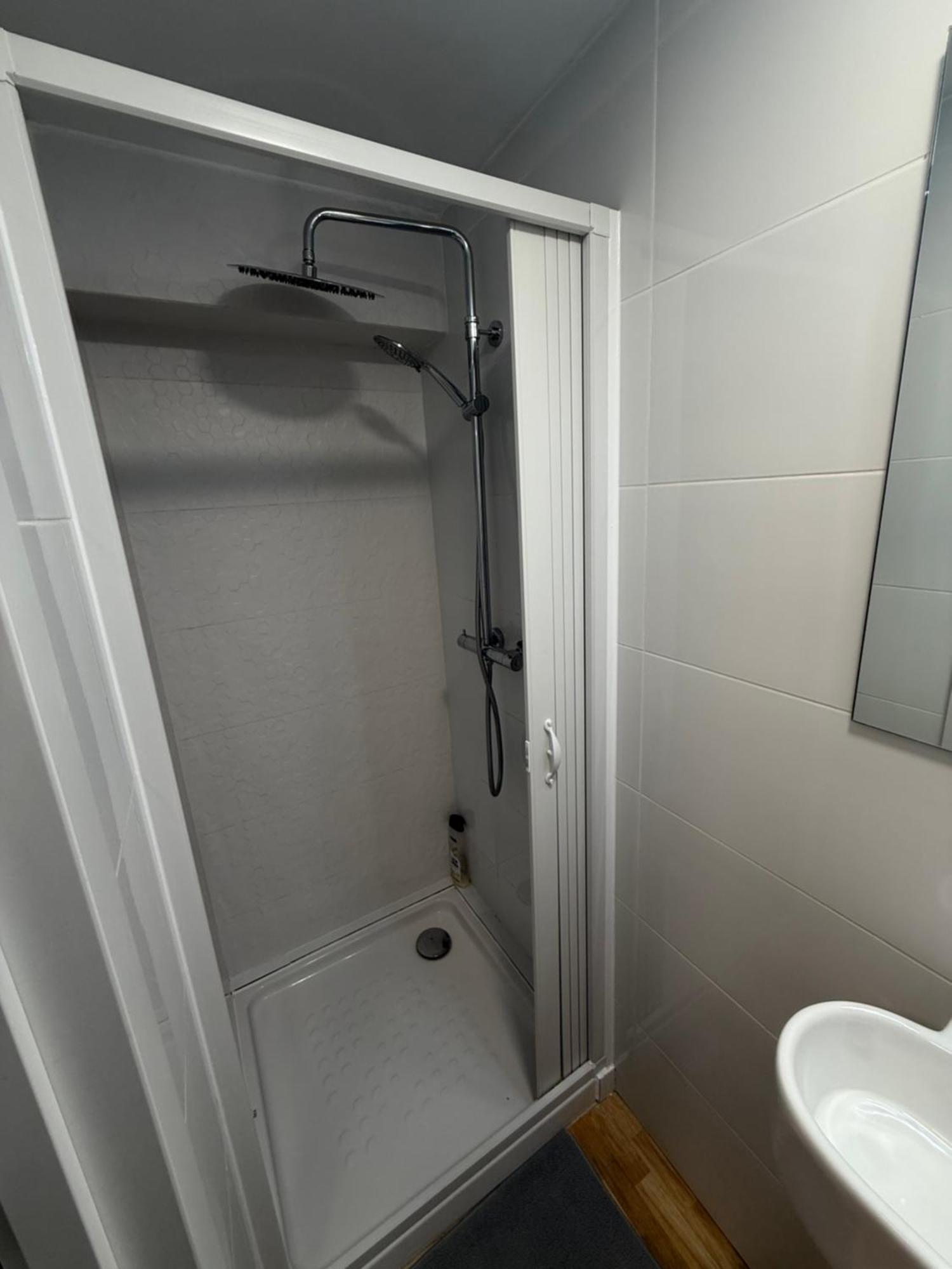 Habitaciones Con Bano Y Cocina Privada Valensiya Dış mekan fotoğraf